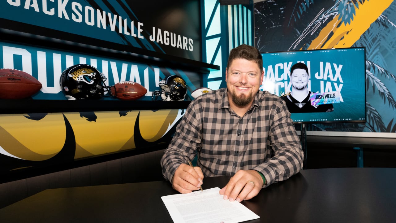 Tampa Bay free agent Josh Wells signs with Jaguars