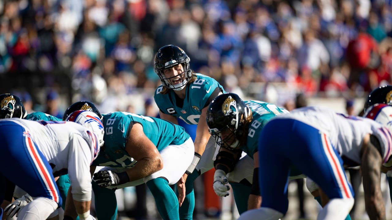 Indianapolis, Indiana, USA. 11th Nov, 2018. Jacksonville Jaguars linebacker  Myles Jack (44) during NFL football game action between the Jacksonville  Jaguars and the Indianapolis Colts at Lucas Oil Stadium in Indianapolis,  Indiana.