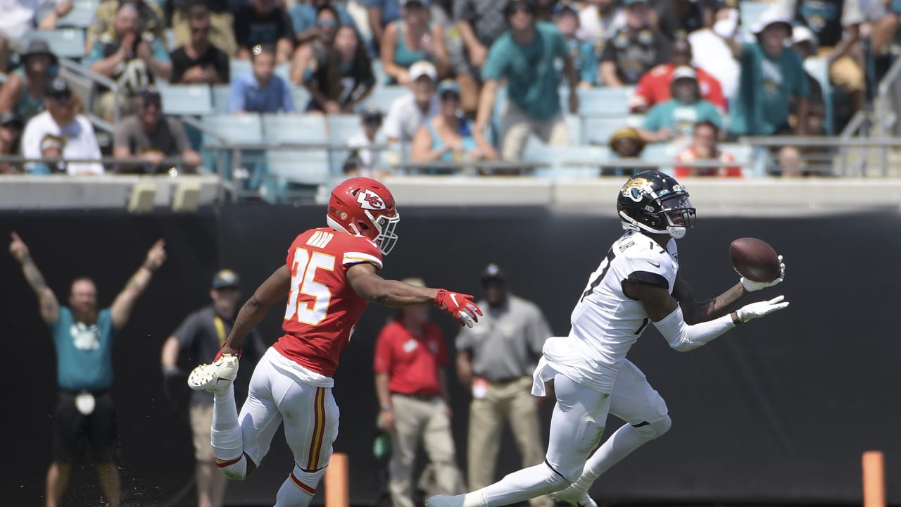 Chiefs news: Is K.C. out of D.J. Chark discussion?