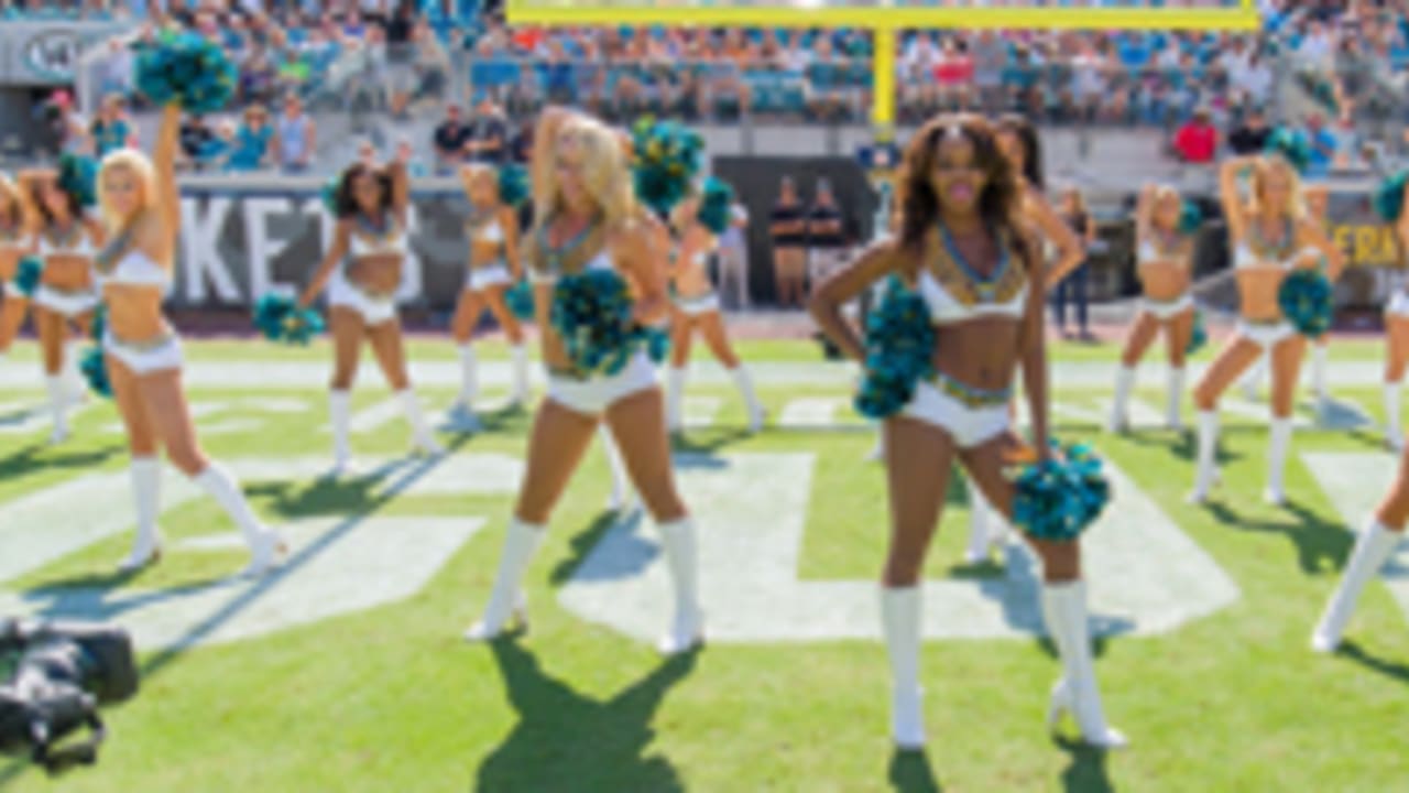 Customer Spotlight: The Tennessee Titans Cheerleaders' New Uniform!