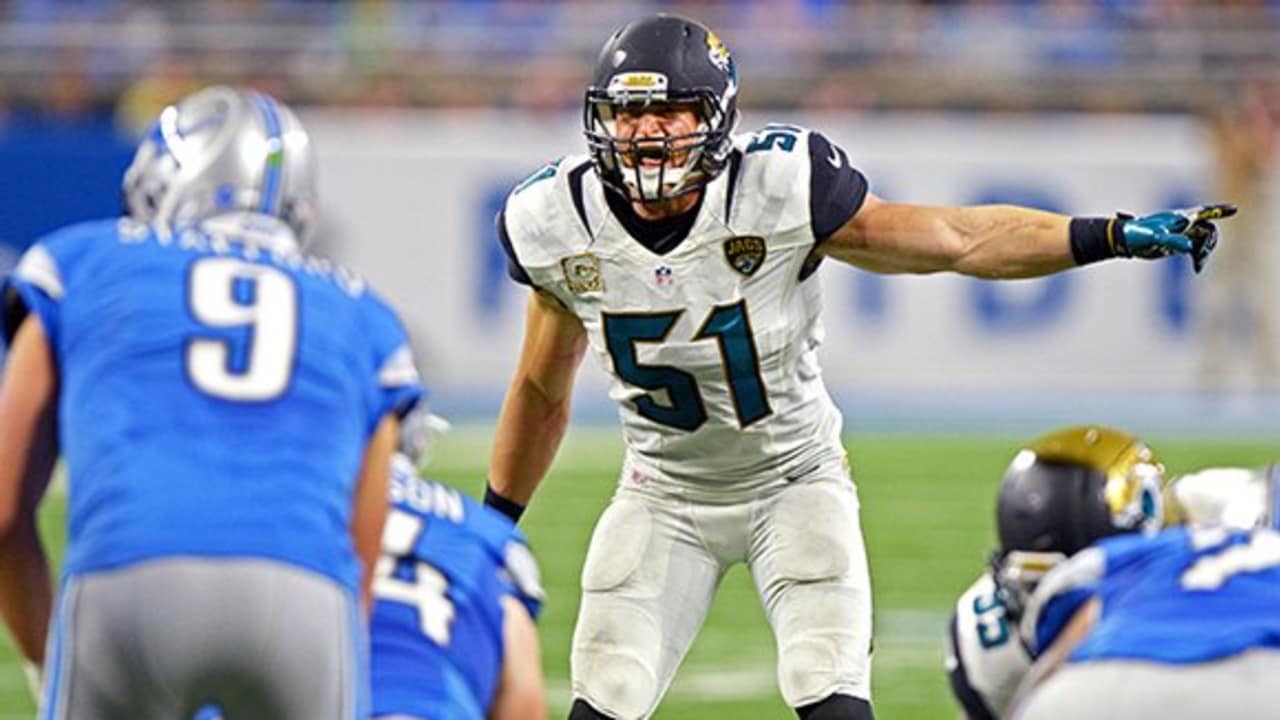 Buffalo Bills linebacker Paul Posluszny (51) in action during