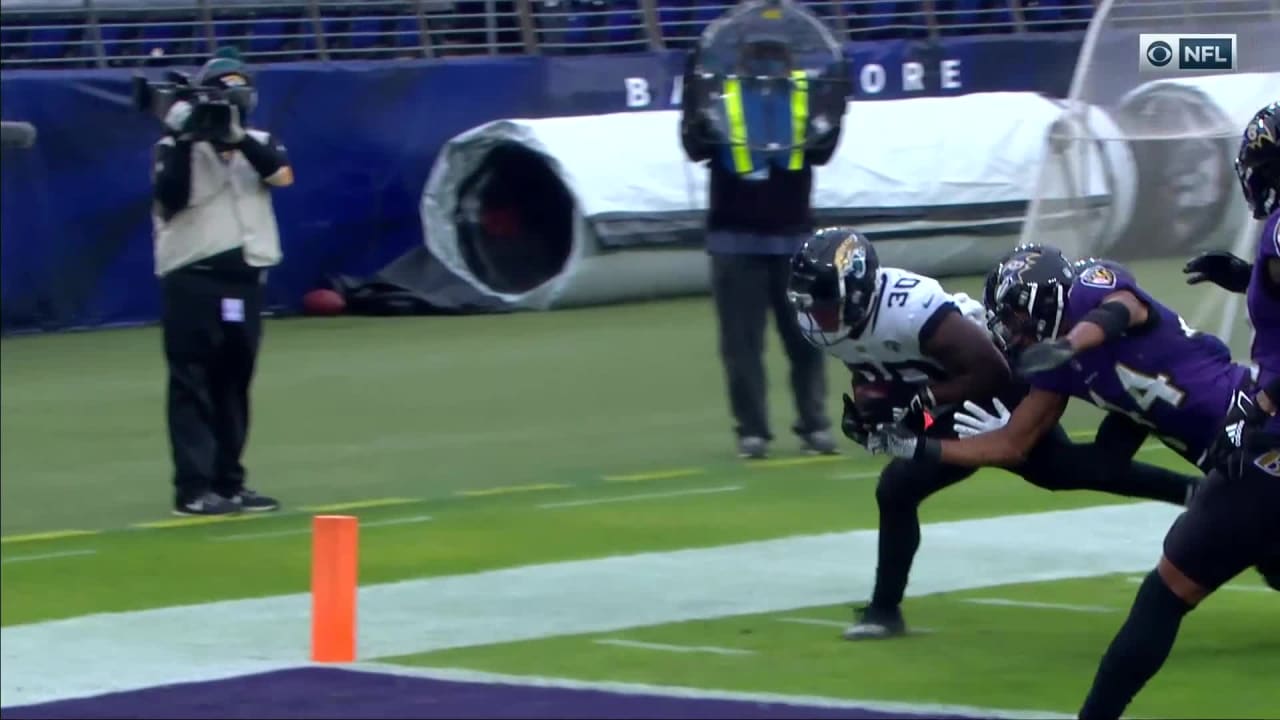 Can't-Miss Play: Jacksonville Jaguars wide receiver Zay Jones' remarkable  toe-tap catch goes for 18-yard TD