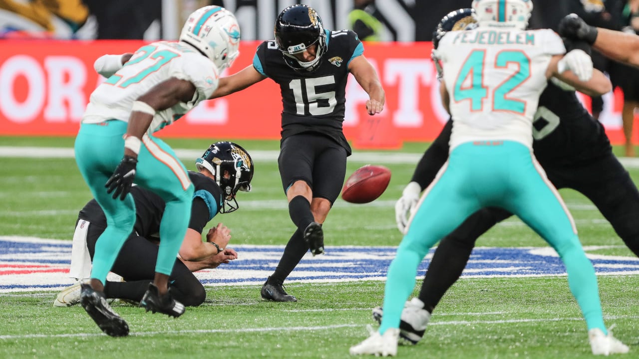 Pittsburgh Steelers place kicker Matthew Wright kicks a field goal