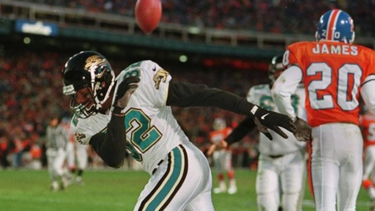 Decade after retirement, Jimmy Smith gets into Pride of Jaguars