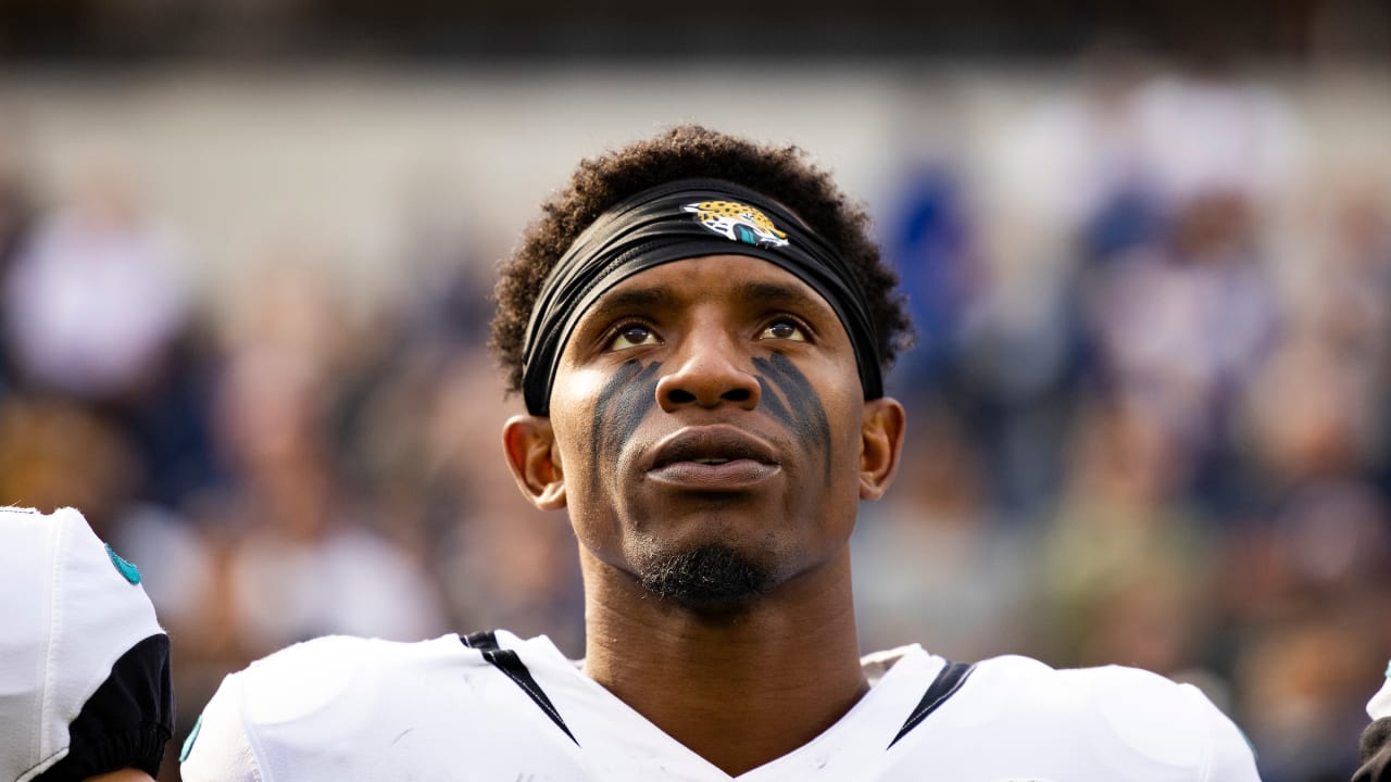 Jacksonville Jaguars running back Mekhi Sargent warms up before