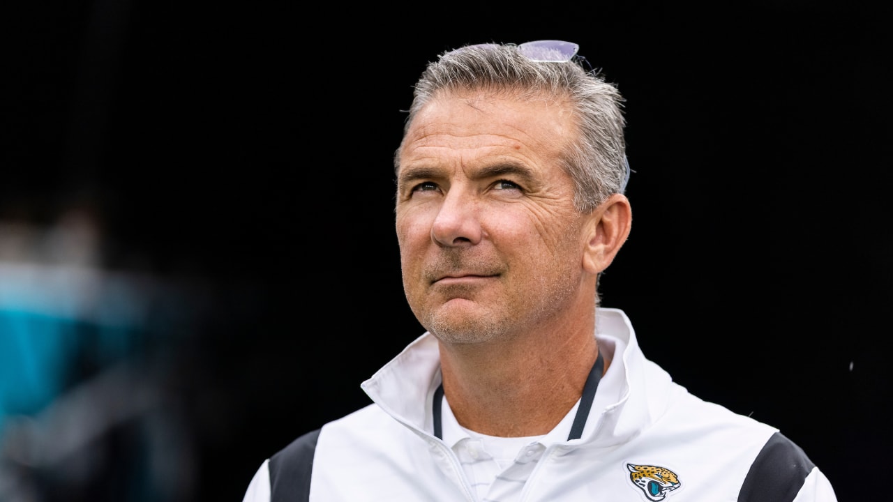 Jacksonville Jaguars coach Urban Meyer not interested in leaving NFL for  college football jobs, source says - ABC7 Chicago