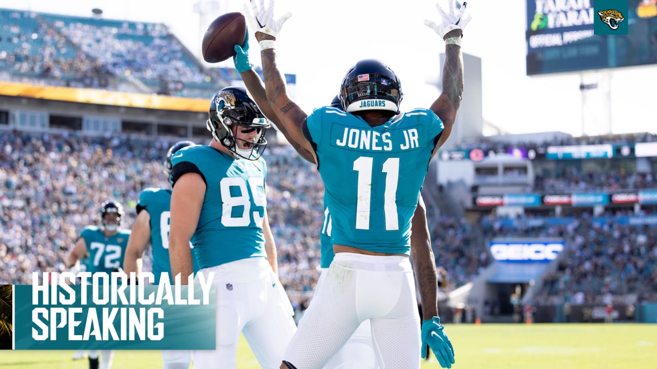 NFL: Marvin Jones Jr collects Trevor Lawrence pass for Jacksonville  Jaguars' touchdown against Miami Dolphins - BBC Sport