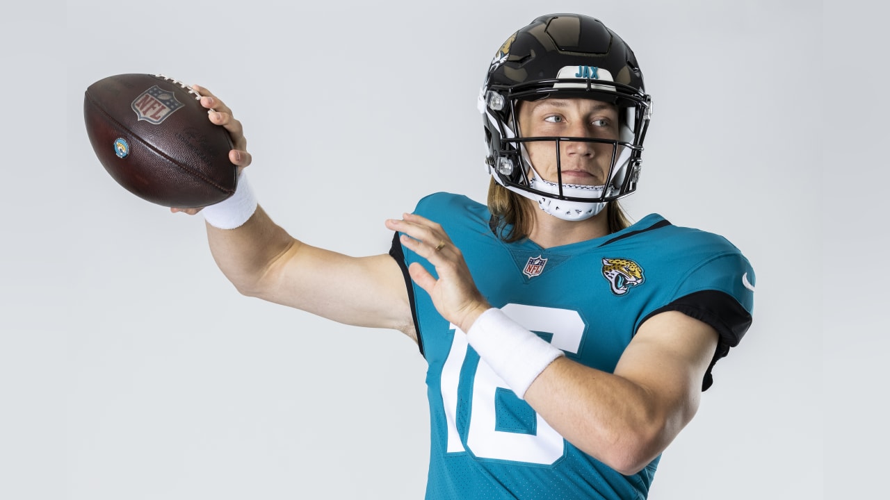 Jacksonville Jaguars QB Trevor Lawrence signs multiyear