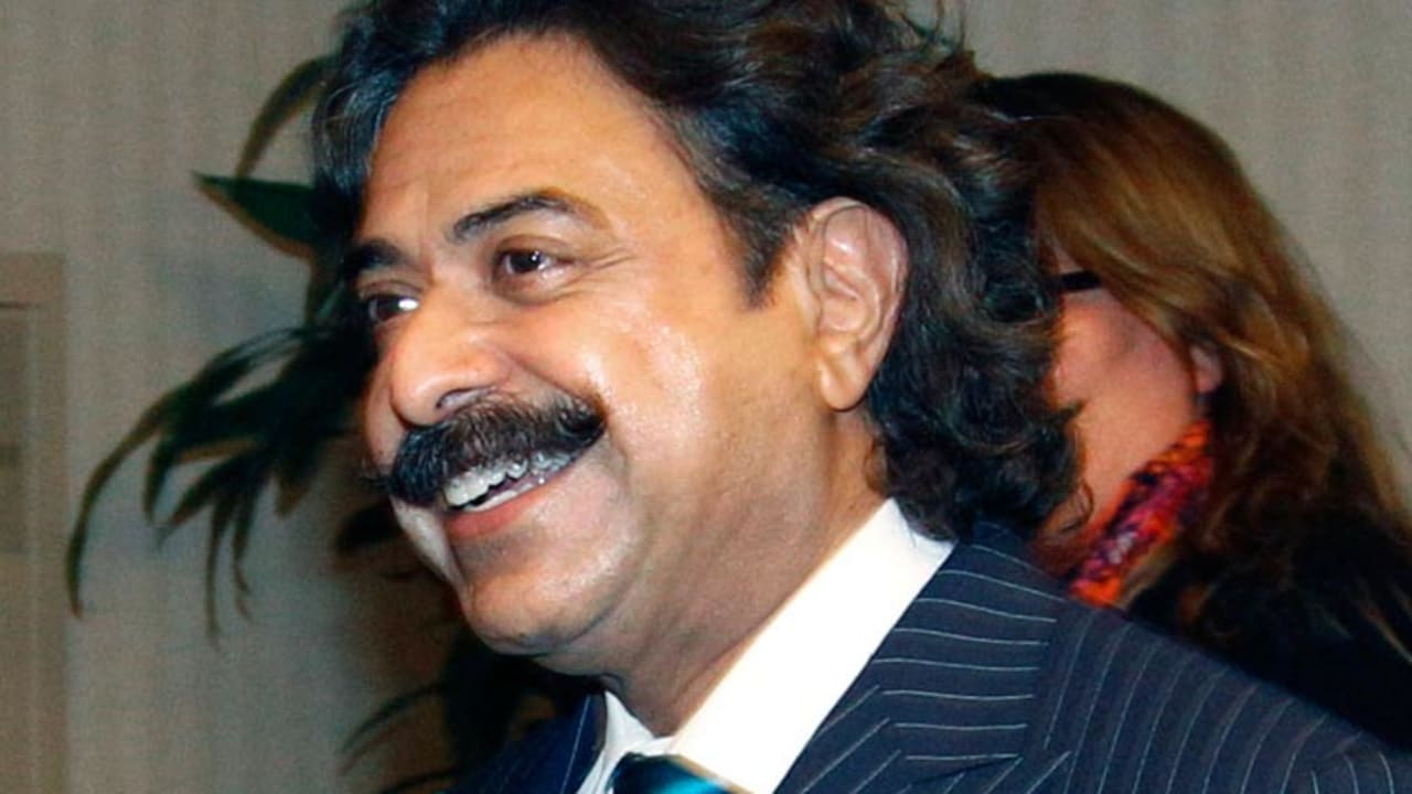 Shahid Khan Buys Jacksonville Jaguars and Realizes Dream - The New York  Times