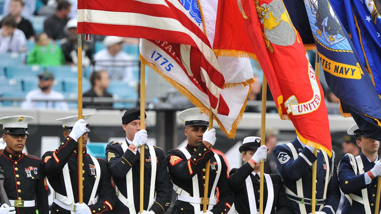 Throw back to our annual #SaluteToService game in 2018 💚. These