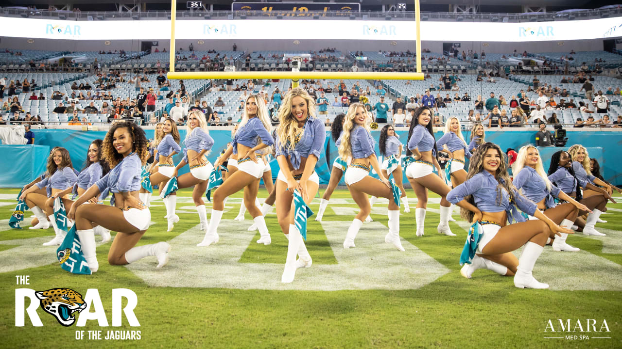 The ROAR of the Jacksonville Jaguars – Ultimate Cheerleaders