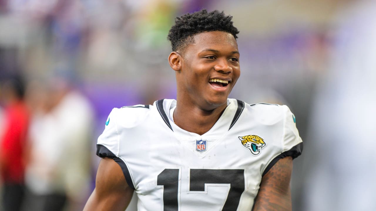 Source - Former Jacksonville Jaguars WR DJ Chark Jr. to sign 1