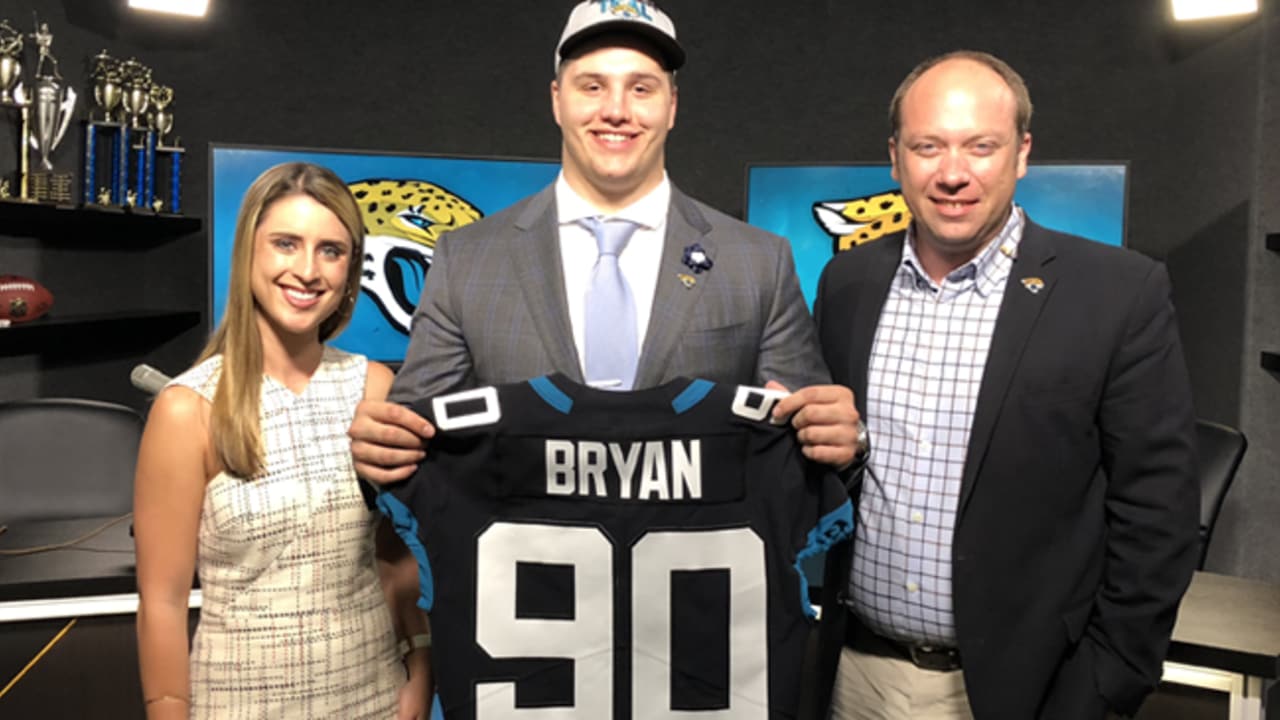 Jaguars Sign Rookie Taven Bryan