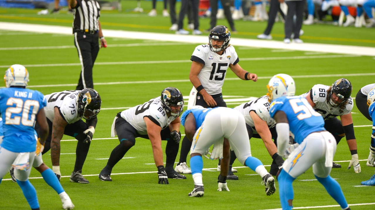 Chargers look sluggish as Jaguars roll, can't blame loss on Justin Herbert's  injury