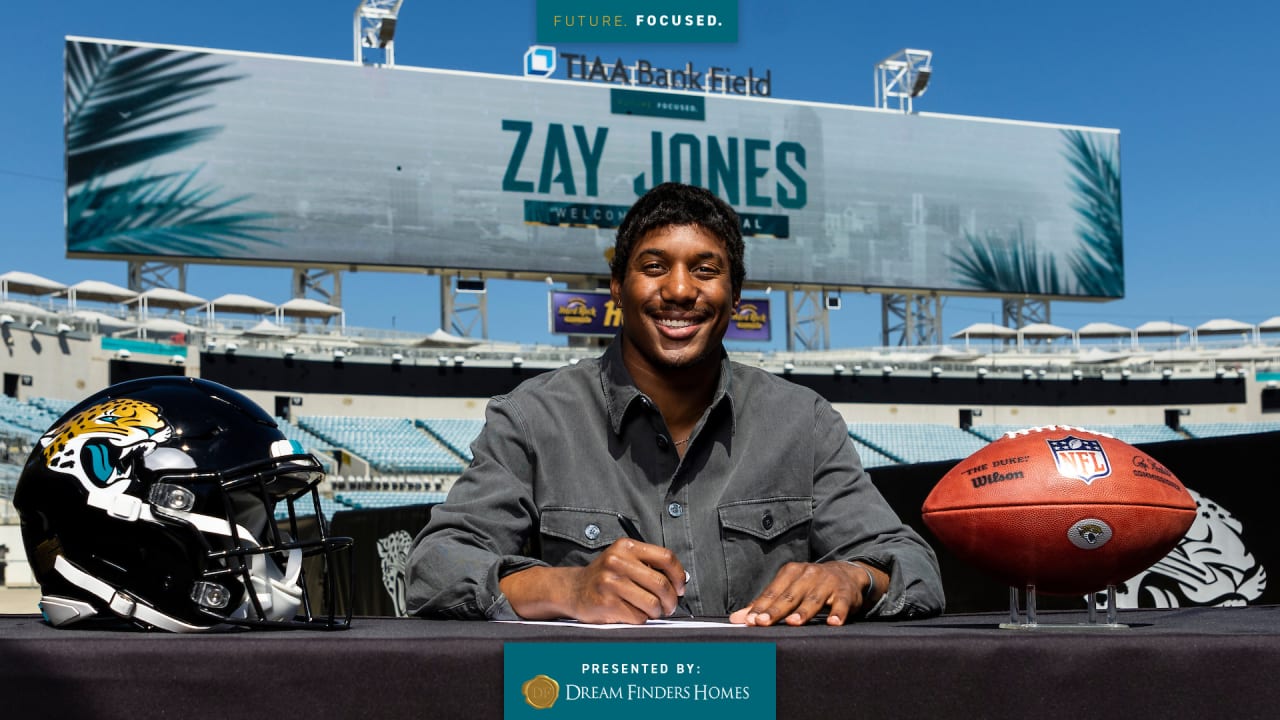 Wide Receiver Zay Jones is A Reliable Force for the Jaguars