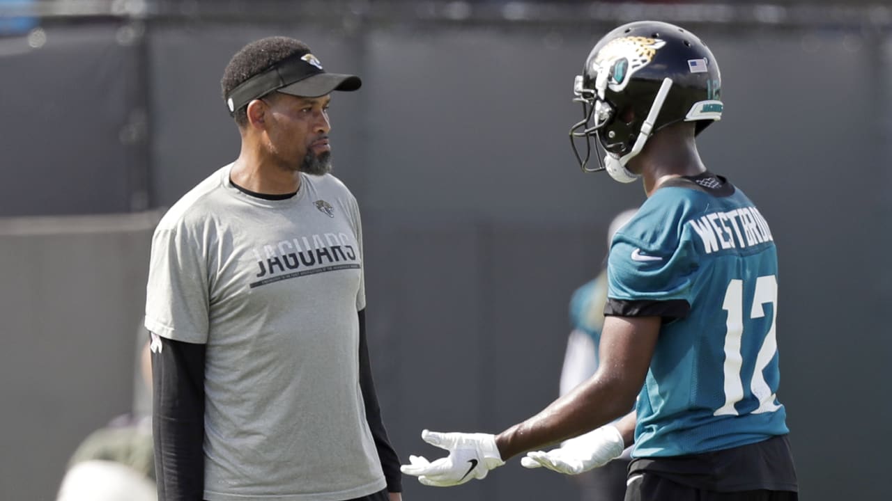 Interview Wide receivers coach Keenan McCardell