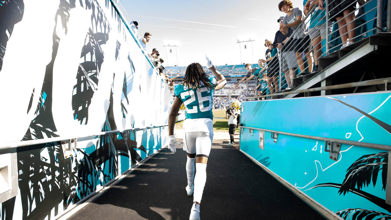 December 18, 2022: Jacksonville Jaguars wide receiver JAMAL AGNEW (39)  makes a catch at warm ups during the Jacksonville Jaguars vs Dallas Cowboys  NFL game at TIAA Bank Field Stadium in Jacksonville