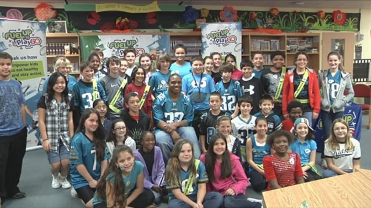 NFL star Maurice Jones-Drew makes surprise visit