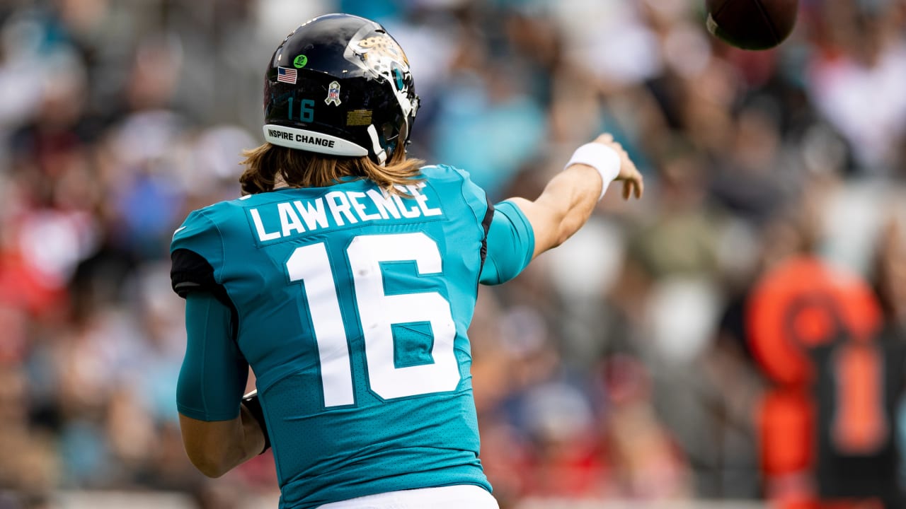 Jacksonville, FL, USA. 21st Nov, 2021. Jacksonville Jaguars quarterback  Trevor Lawrence (16) during 2nd half NFL football game between the San  Francisco 49ers and the Jacksonville Jaguars. San Francisco defeated  Jacksonville 30-10