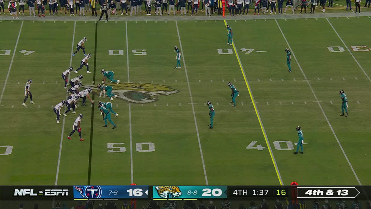 Highlight: Jags' D comes up with game-sealing fourth-down stop with Oluokun  tackle