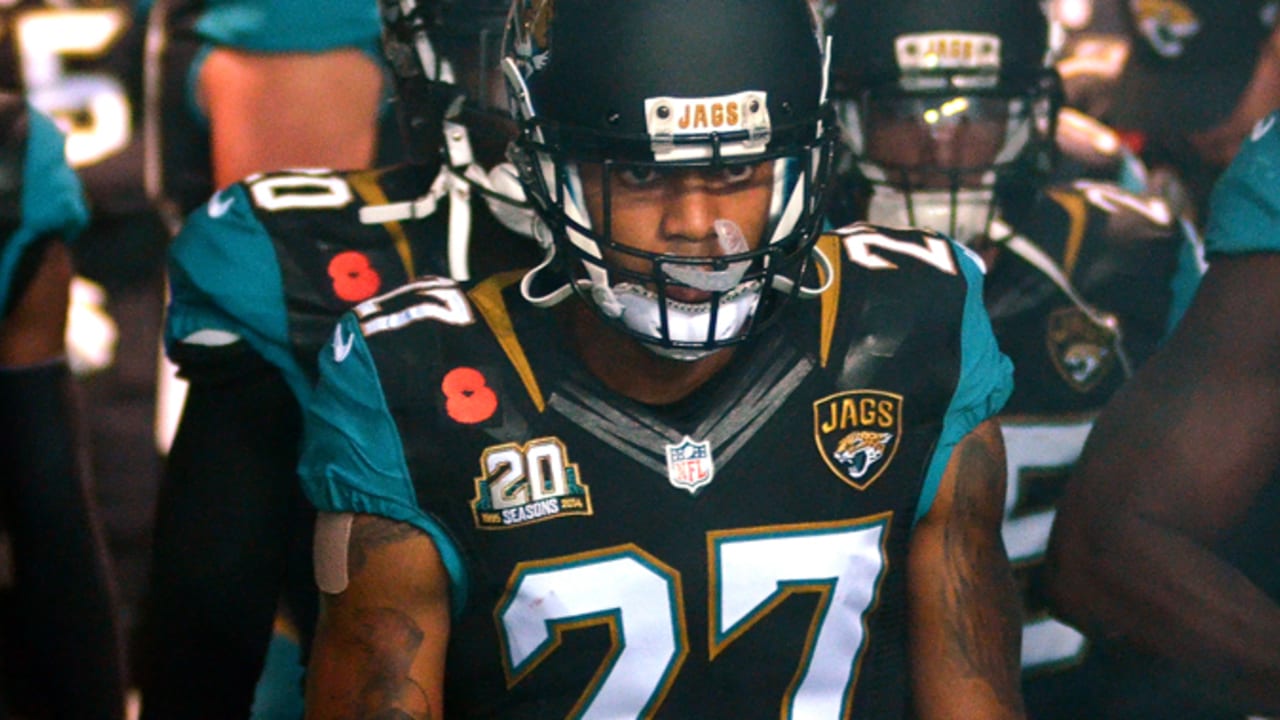 Jacksonville Jaguars runningback Fred Taylor runs for 132 against