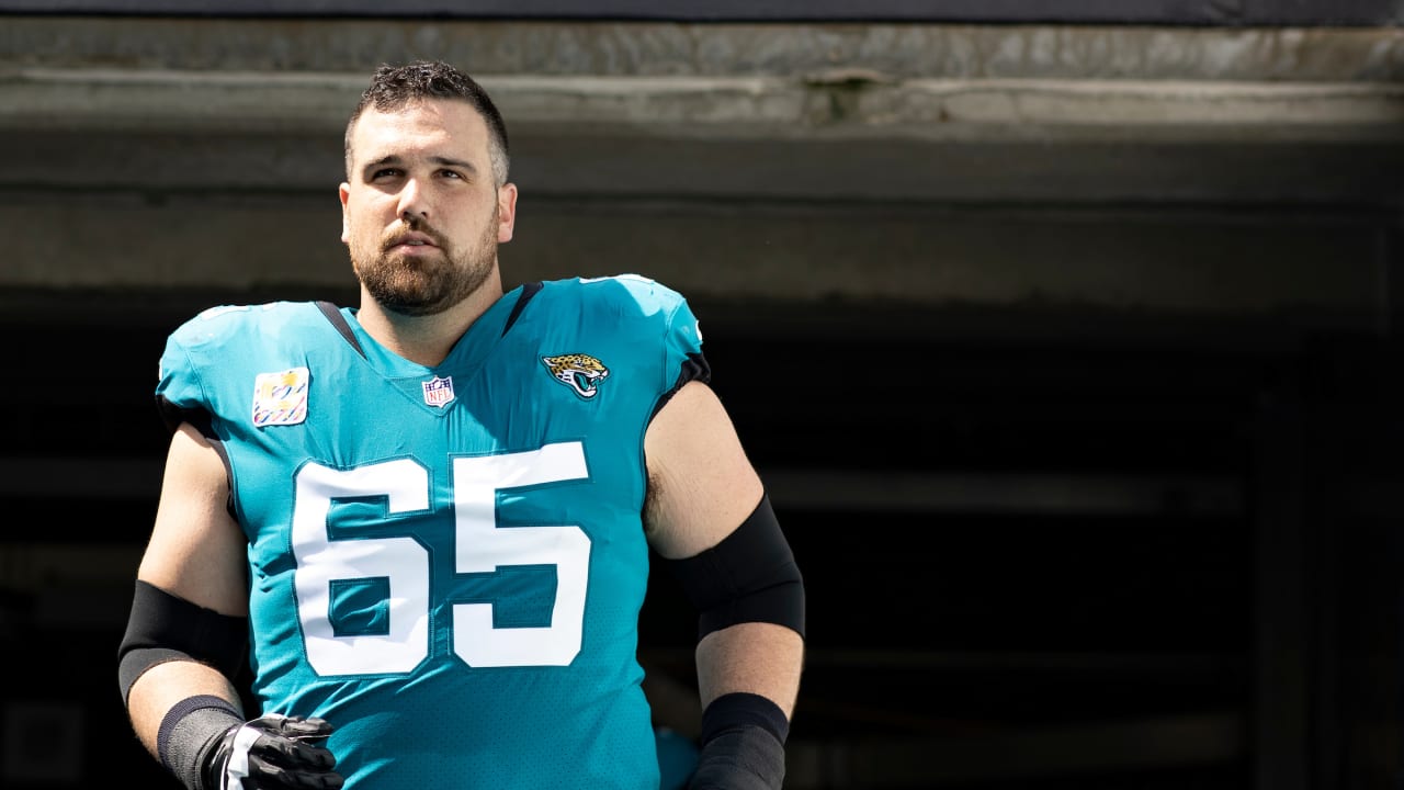 November 29, 2020 - Jacksonville, FL, U.S: Jacksonville Jaguars center  Tyler Shatley (69) during 1st half NFL football game between the Cleveland  Browns and the Jacksonville Jaguars at TIAA Bank Field in