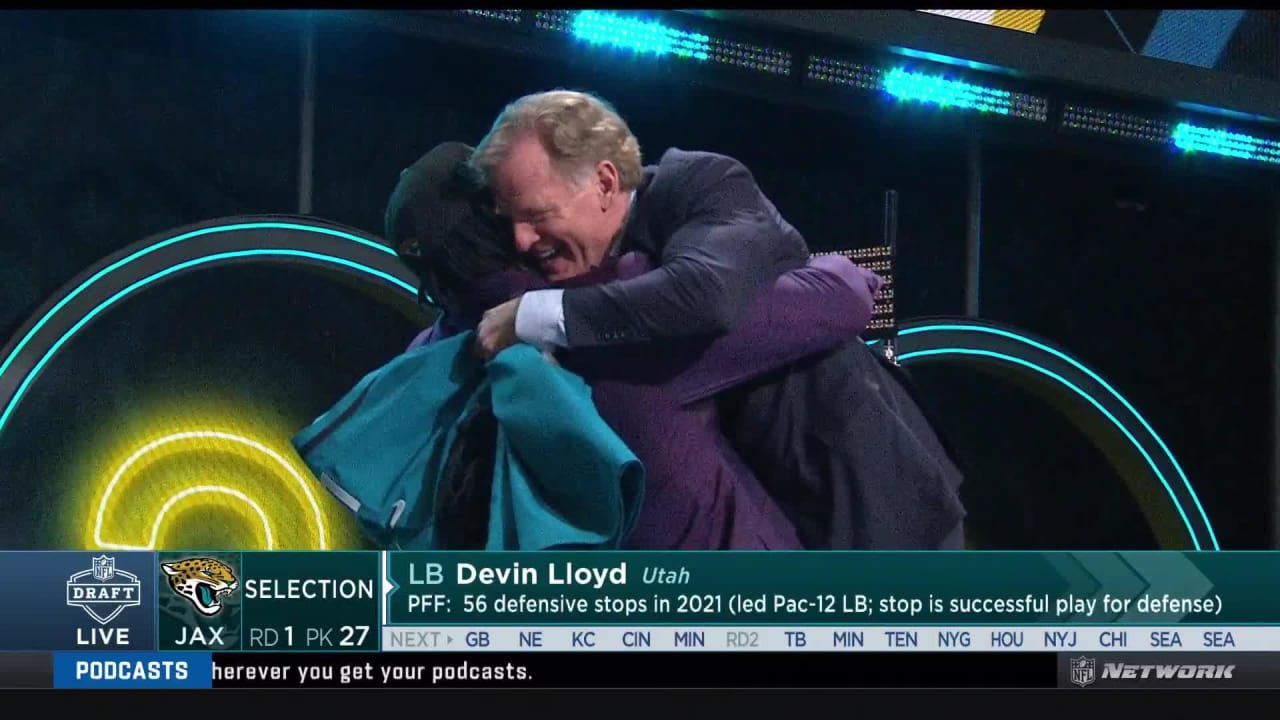 Jaguars select Devin Lloyd with No. 27 pick in 2022 draft