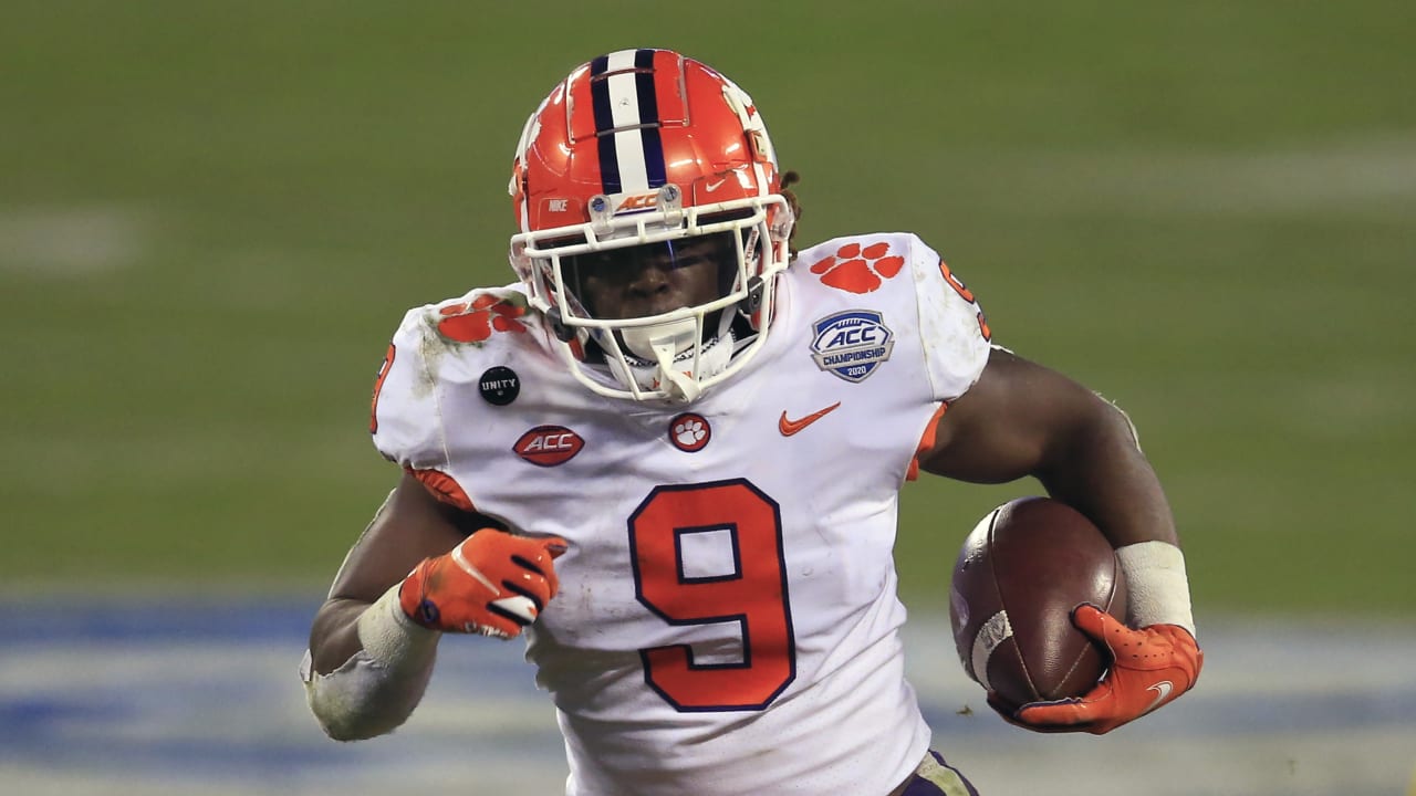 The jags select Travis Etienne with pick No. 25