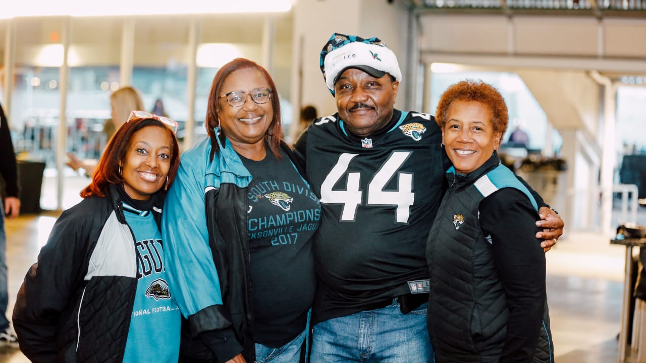 Jaguars Season Ticket Members go trick-or-treating at the 2022