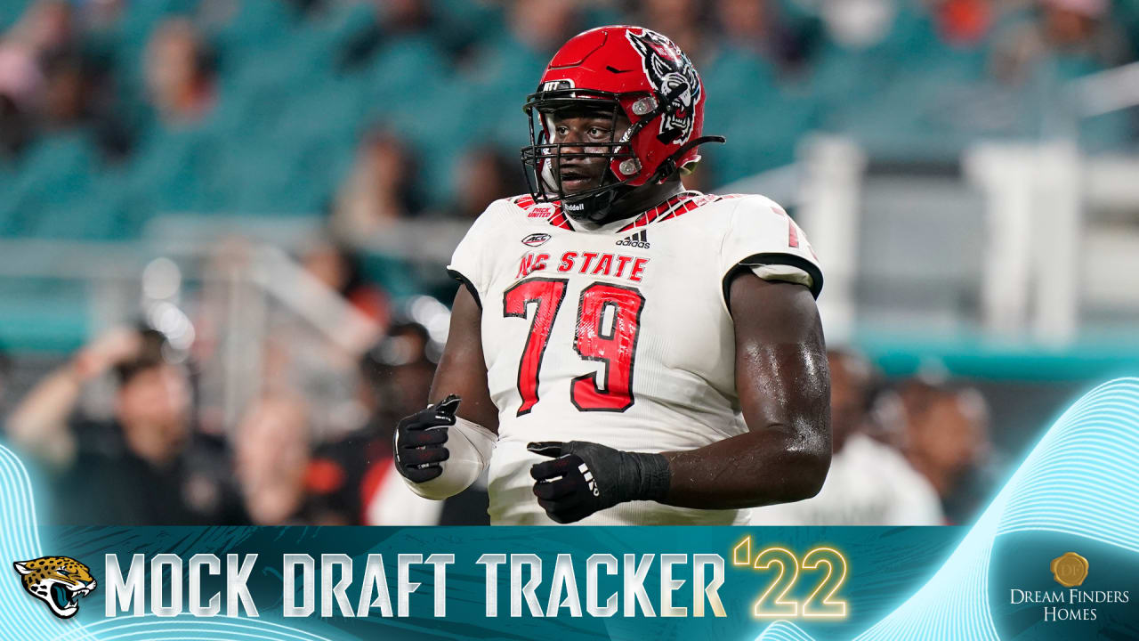 2022 NFL Mock Draft: Jacksonville Jaguars select Alabama OT Evan