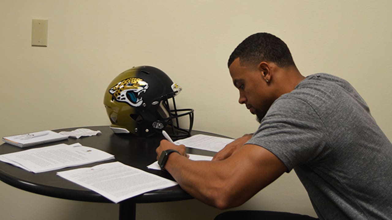 Jacksonville Jaguars on X: The #Jaguars have signed third-year CB Tyler  Patmon. Full details:   / X