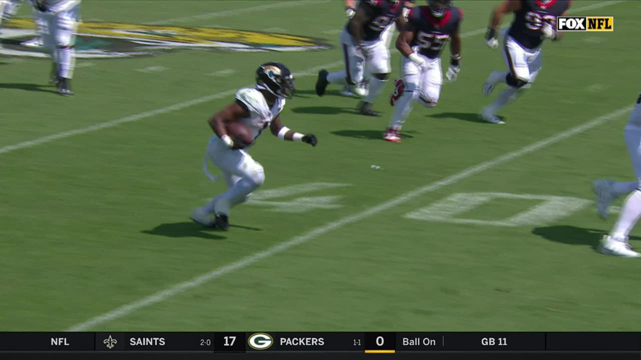 January 7, 2023: Jacksonville Jaguars wide receiver Christian Kirk (13)  catches the ball for a 1st down during a game against the Tennessee Titans  in Jacksonville, FL. Romeo T Guzman/CSM/Sipa USA.(Credit Image: ©