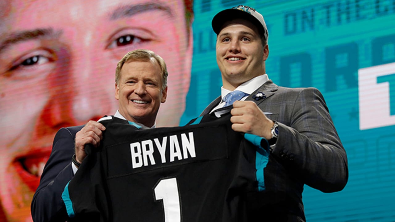 Jags select UF's Taven Bryan