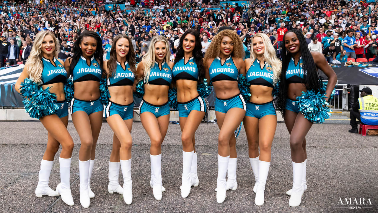 PICTURES: Eagles cheerleaders and fans at home opener vs. Cowboys