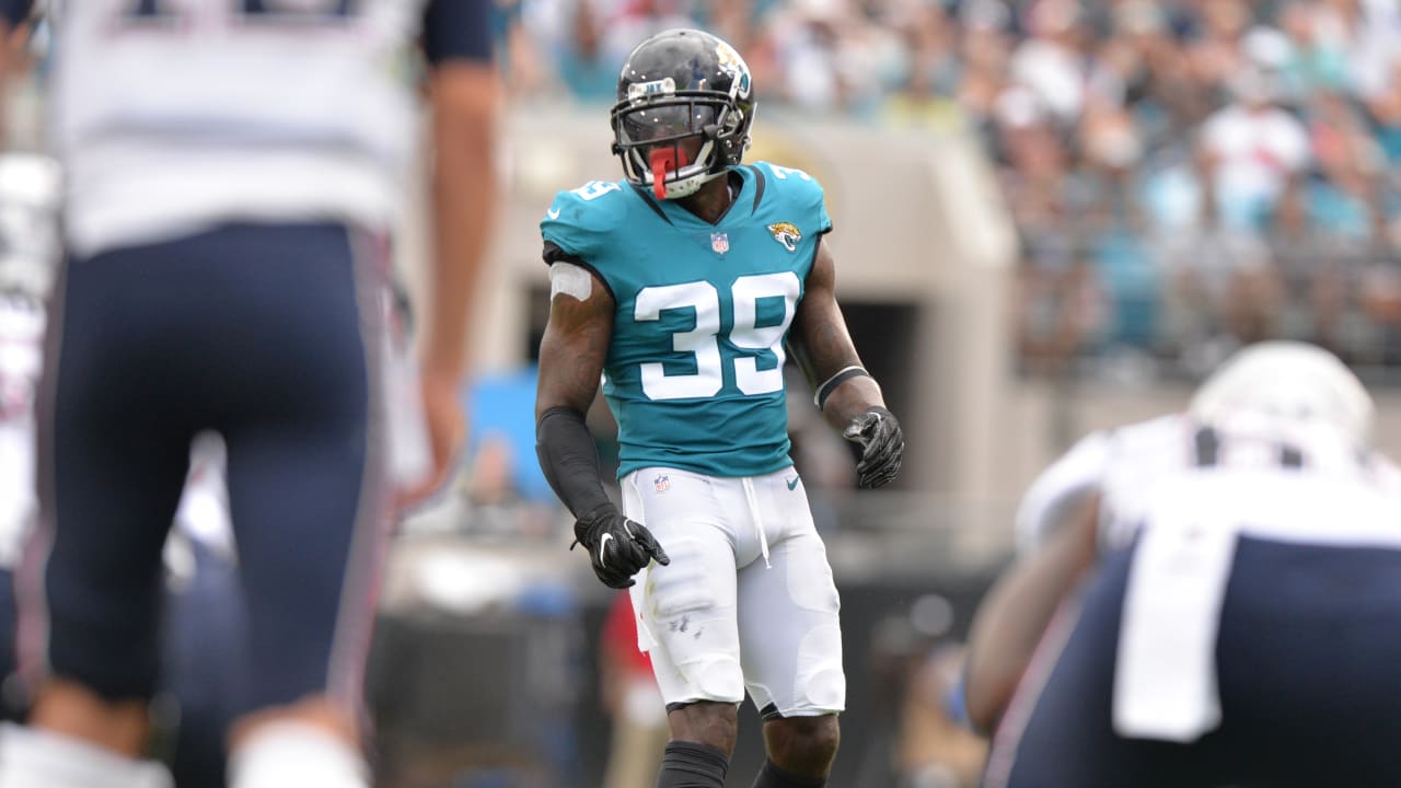 Jaguars' Jalen Ramsey, Dante Fowler each suspended for 1 week for