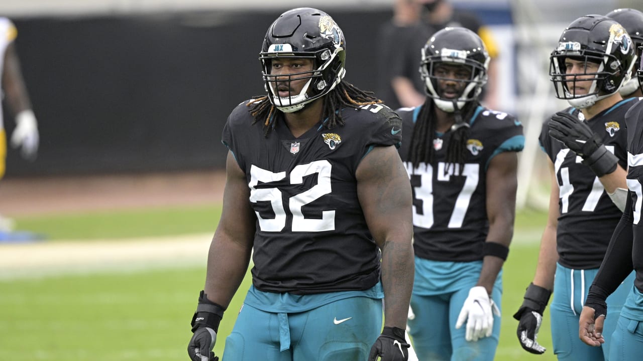 Jacksonville, Florida, USA. 06th Nov, 2022. Jacksonville, FL, USA. 6th Nov,  2022. Jacksonville Jaguars defensive end Roy Robertson-Harris (95) reacts  after a play during a game against the Las Vegas Raiders in