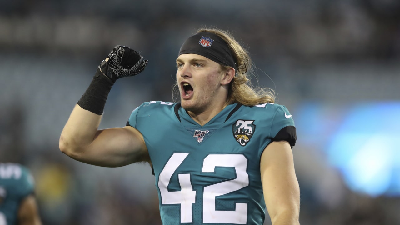 Jacksonville, FL, USA. 22nd Nov, 2020. Jacksonville Jaguars free safety  Andrew Wingard (42) during 2nd half NFL football game between the  Pittsburgh Steelers and the Jacksonville Jaguars. Pittsburgh defeated  Jacksonville 27-3 at