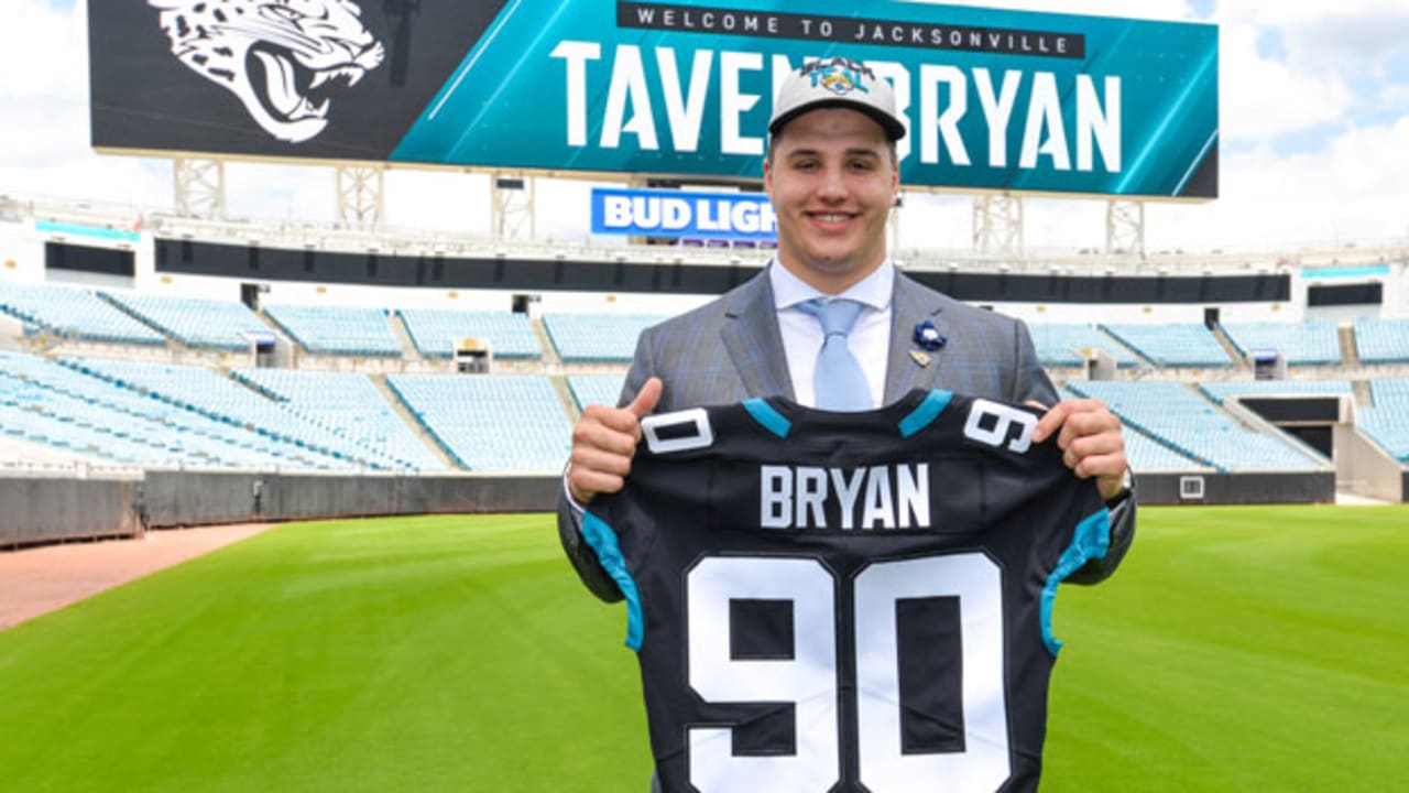 Jags select UF's Taven Bryan