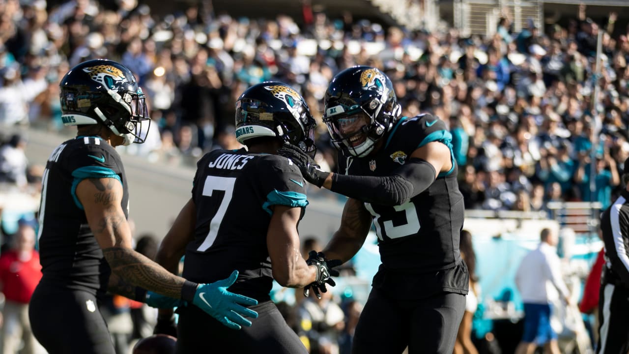 AFC wild-card preview: Los Angeles Chargers at Jacksonville Jaguars pick,  line, TV, trends