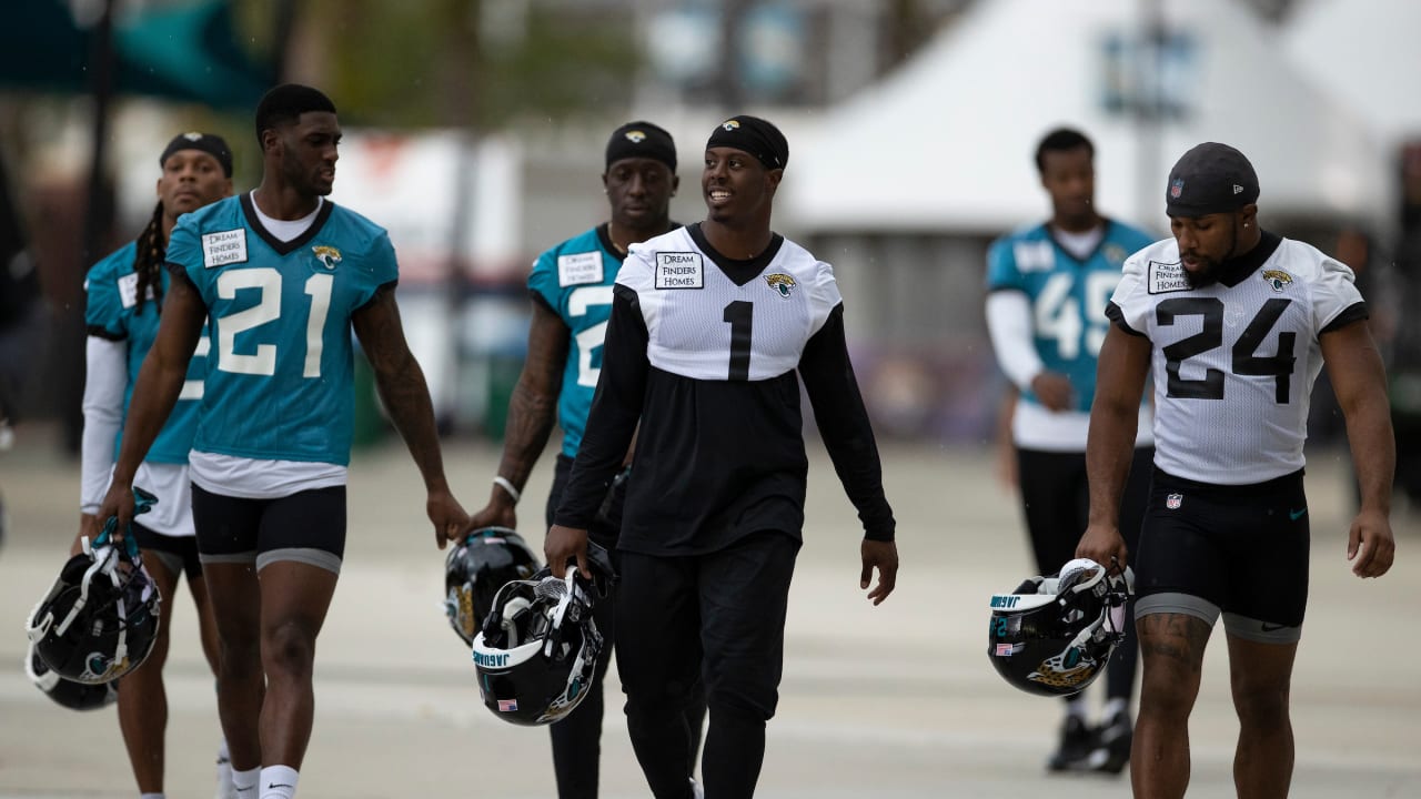 Jags' Etienne returns after foot injury derails rookie year