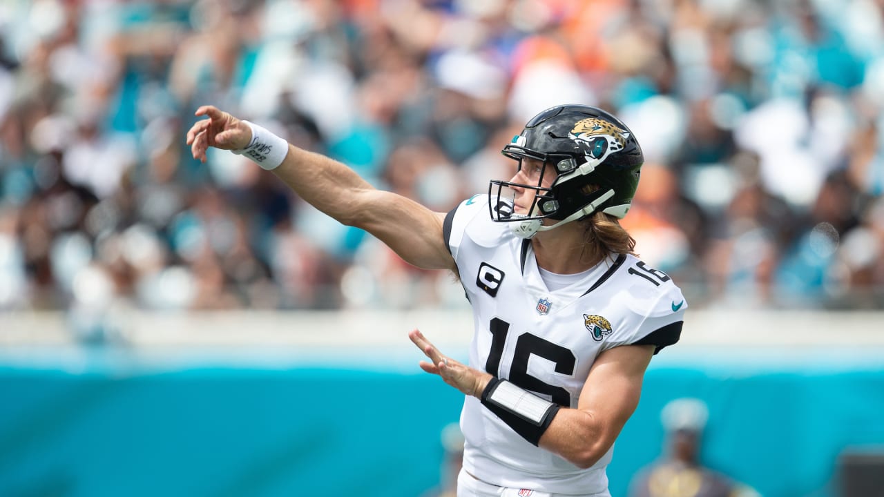 Jaguars rookie QB Trevor Lawrence finally moving in the right