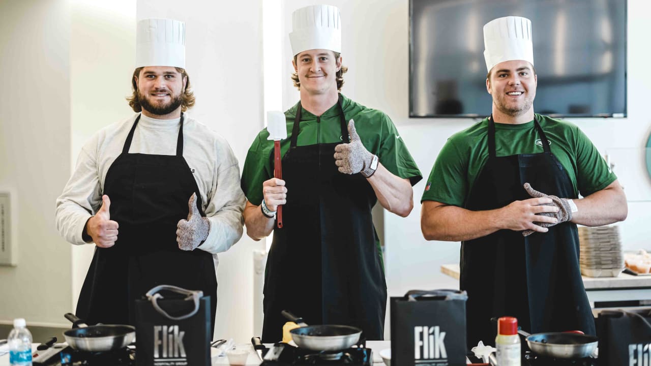Gallery | 2023 Jets Rookies Take a Cooking Class