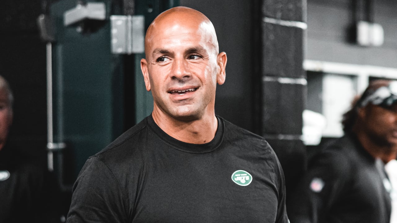 NY Jets coach Robert Saleh wears Hackensack HS shirt before practice