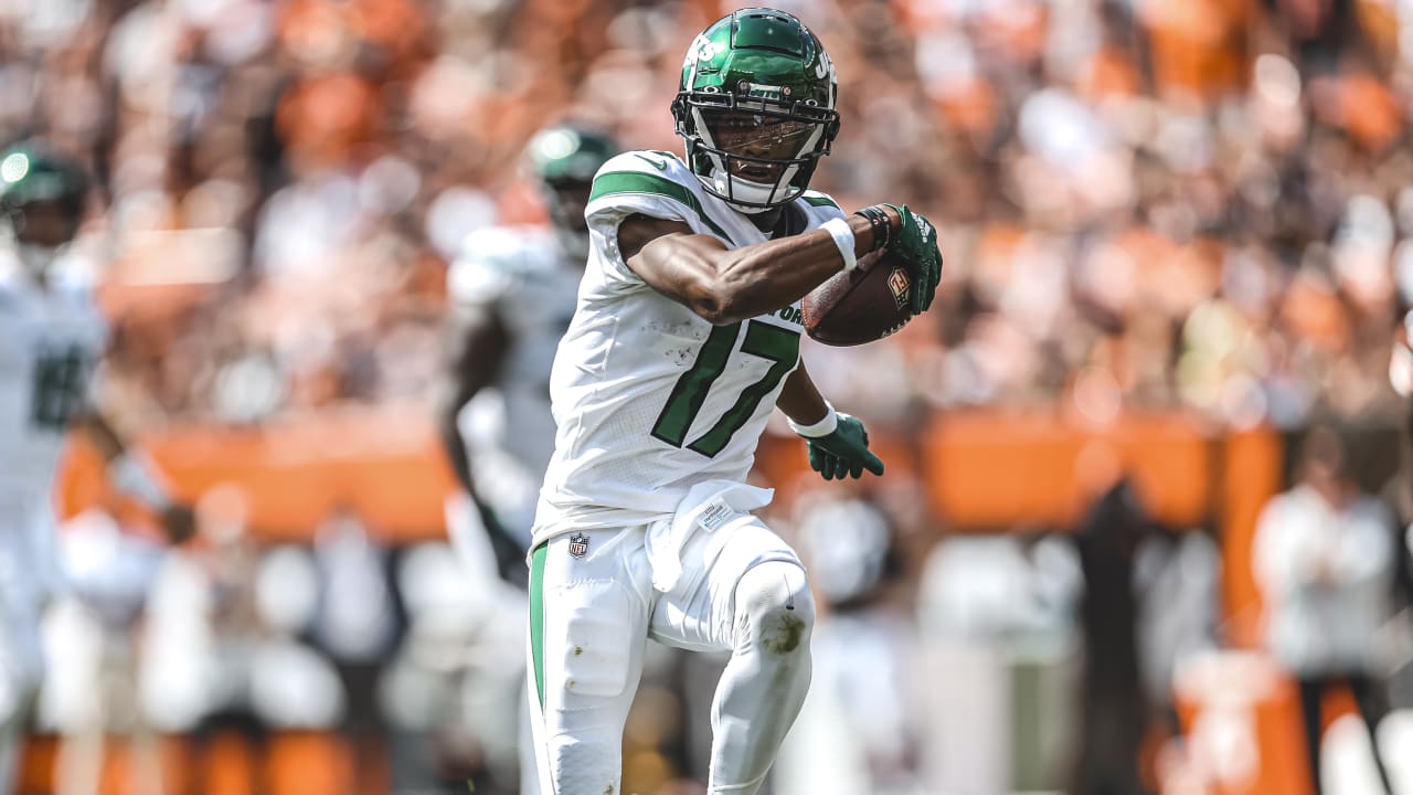 Jets' Rookie WR Garrett Wilson Knows How to Bust a Move