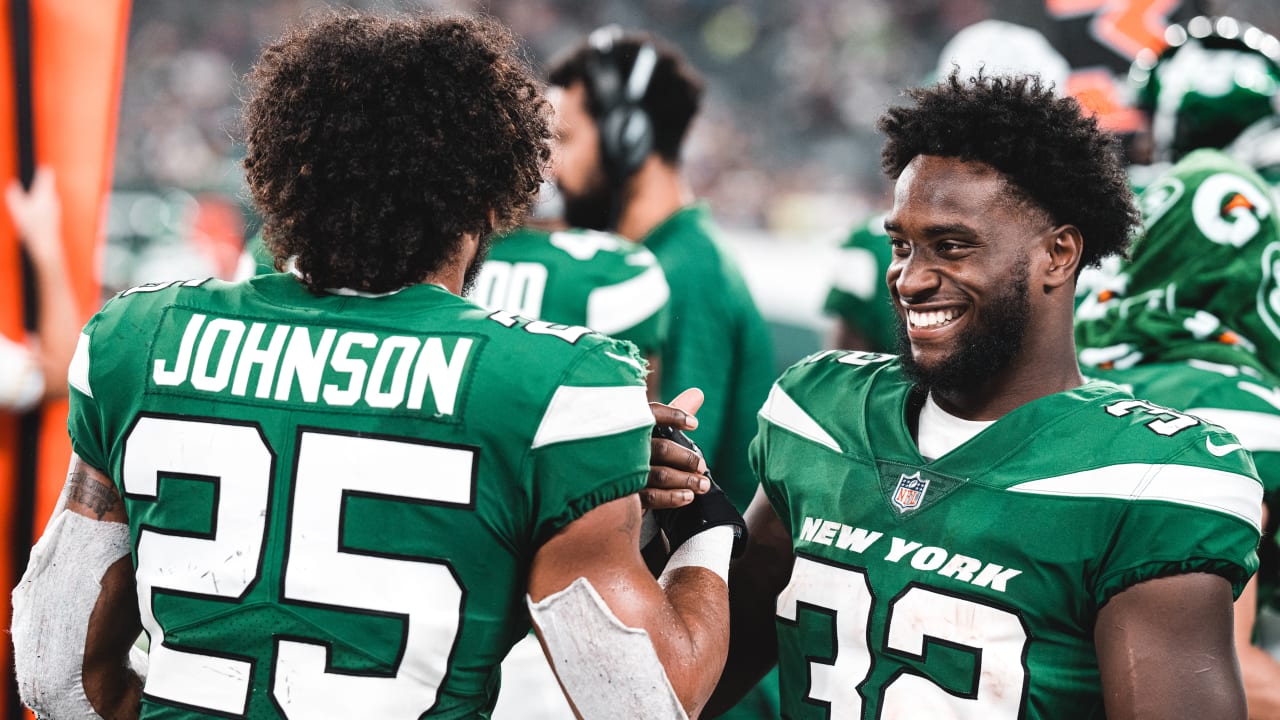 Can't-Miss Play: New York Jets running back Ty Johnson evades