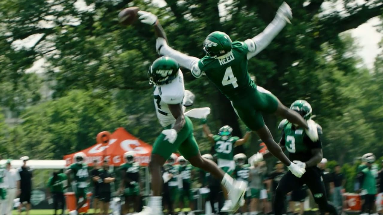 Jets-Bucs Practice Highlight  D.J. Reed Bats Down a Long Throw