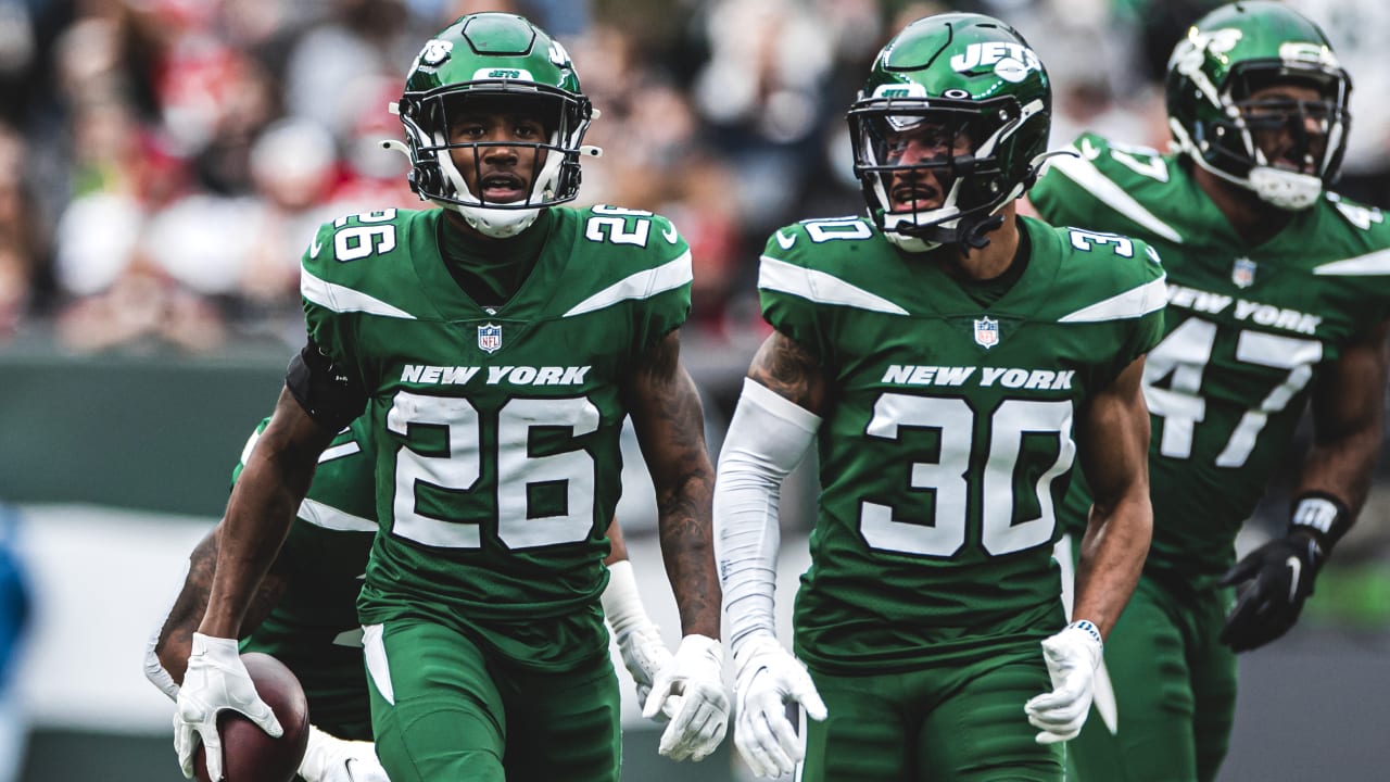 Ty Johnson of the New York Jets in action against the Tampa Bay