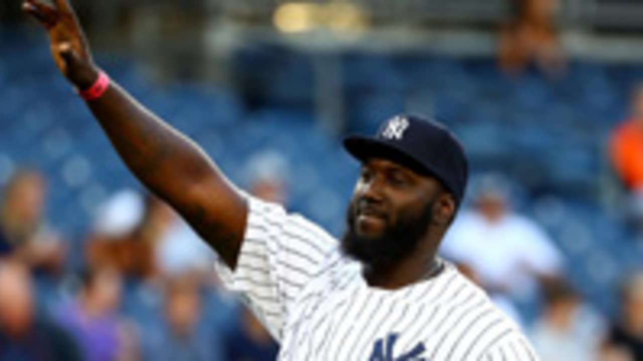 New York Jets - Striiiiiike! Muhammad Wilkerson throwing out the first  pitch at tonight's New York Yankees game!