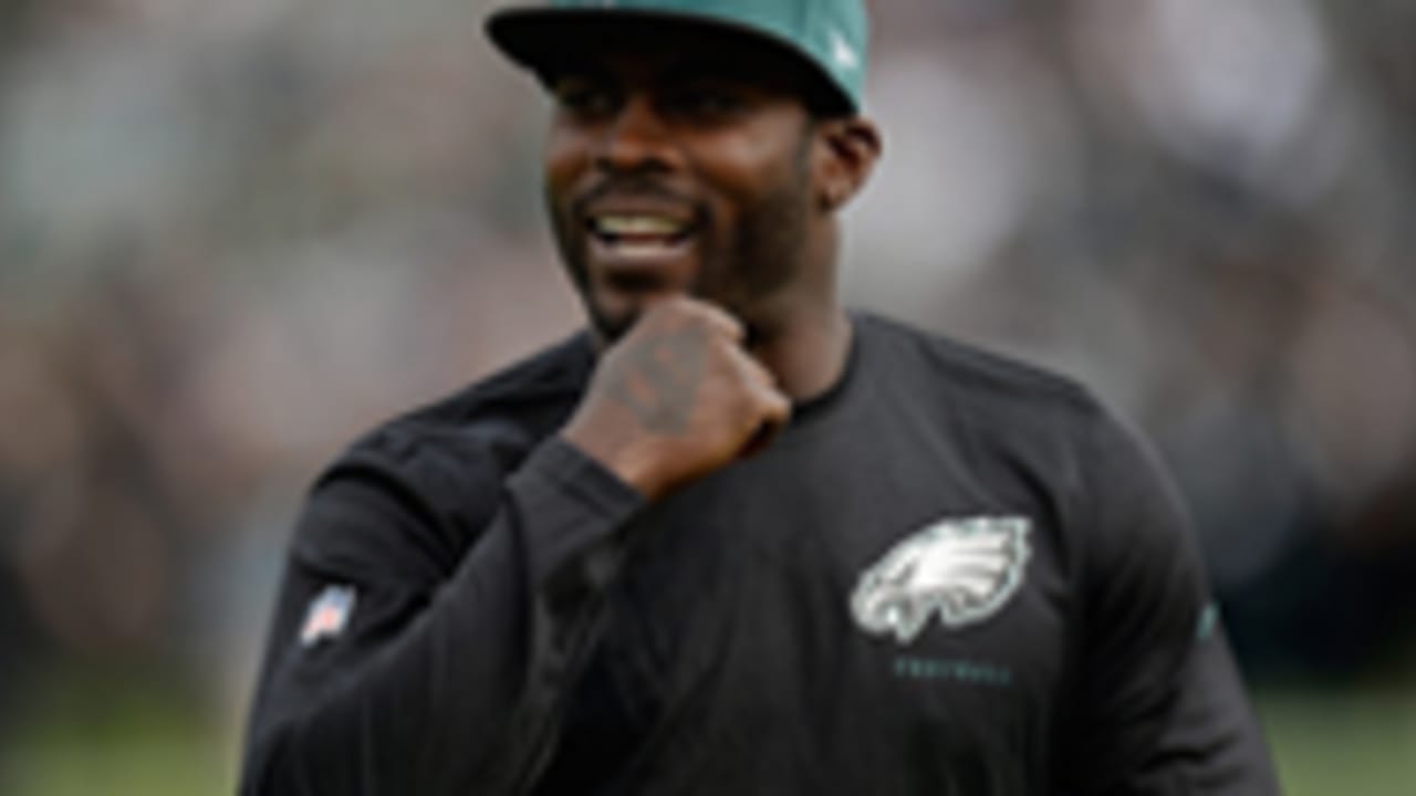 Michael Vick picks No. 8 - Newsday