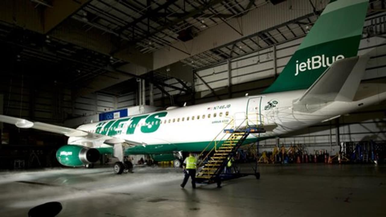 Tour of JetBlue's NY Jets Airplane